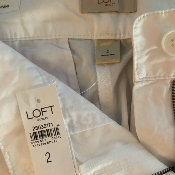 Ann Taylor Loft Relaxed Fit Cargo Pant - Picture 5 of 6